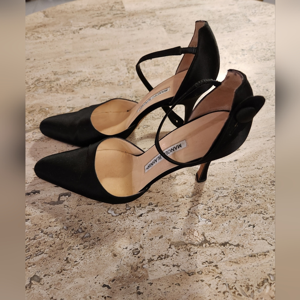 Manolo Blahnik black satin pumps